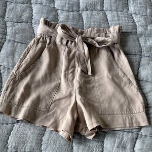 H&M beige paperbag shorts